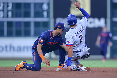Houston Astros Pull Closer to Texas Rangers With Walk-off Win - Sports  Illustrated Texas Rangers News, Analysis and More